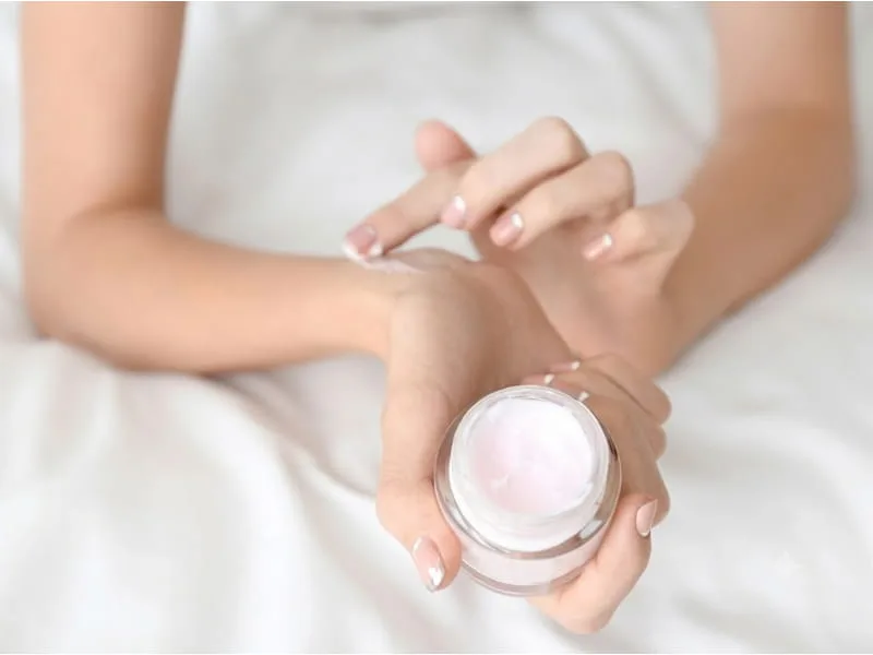Thoa BHA với lượng vừa đủ