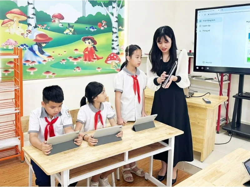 Bồi dưỡng năng lực số cho giáo viên và học sinh